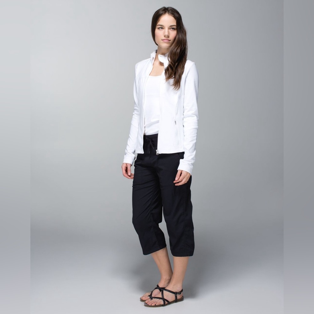 ◾️Lululemon Athletica Crop Dance Studio Pants